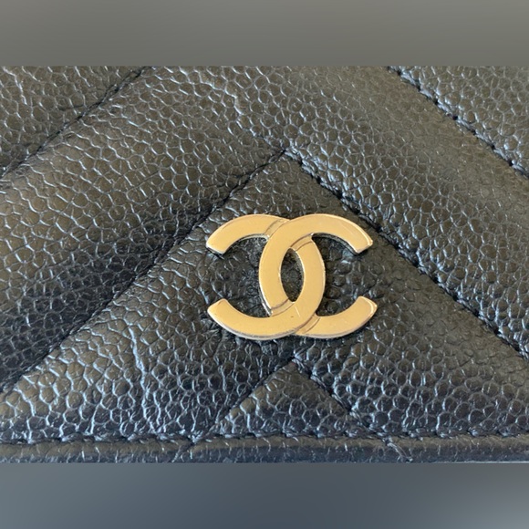 CHANEL long zipped wallet - chevron - Picture 3 of 16